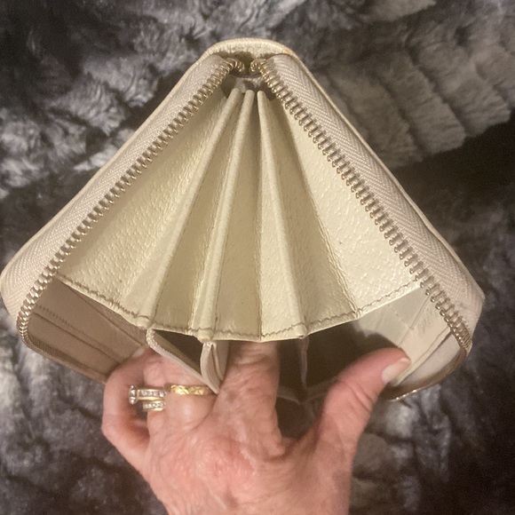 Authentic Gucci GG Monogram Zip Around Wallet - Picture 11 of 14